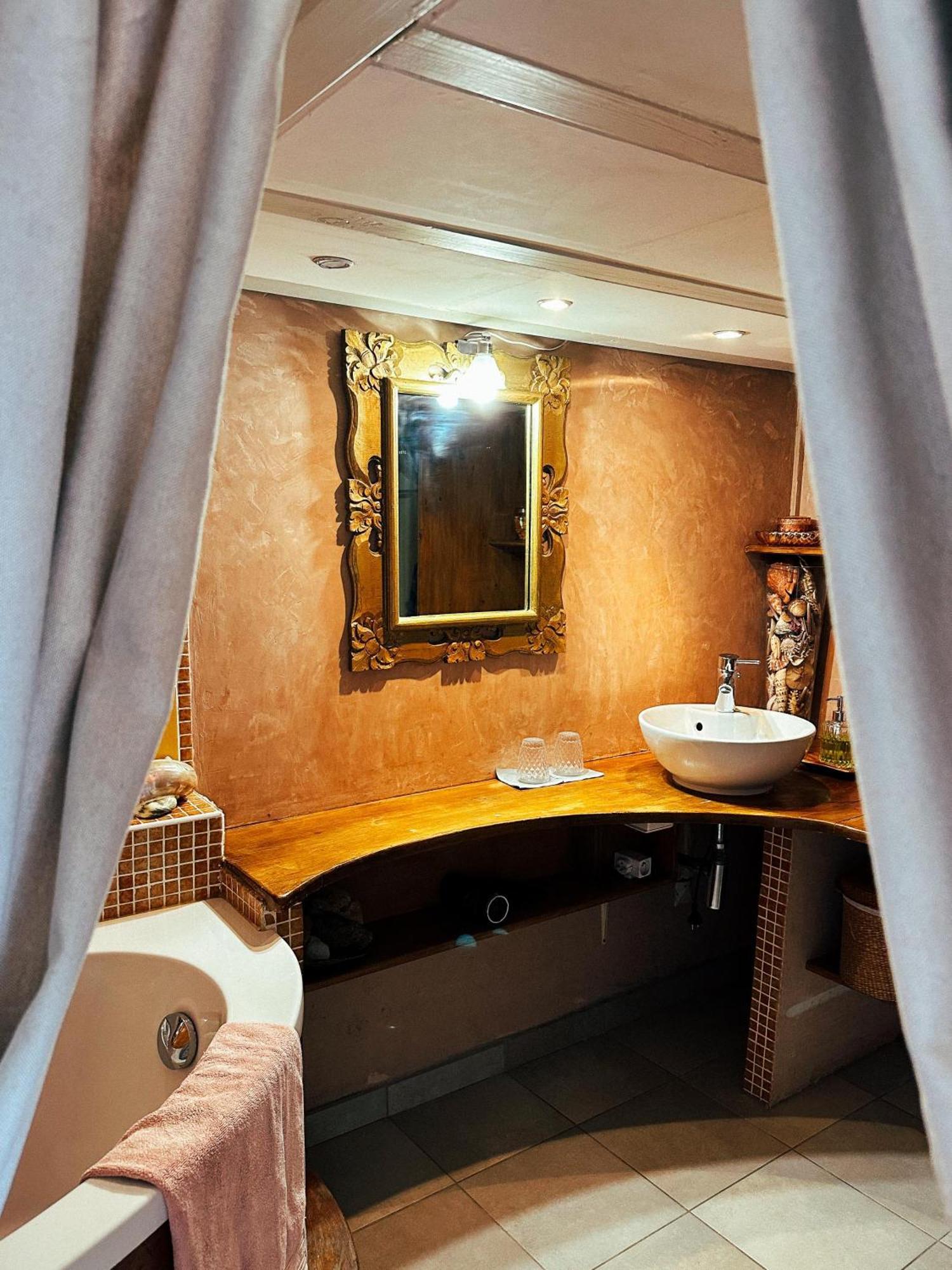 Casaluna, Chambre Climatisee Dans Maison De Village Sotta Exterior foto